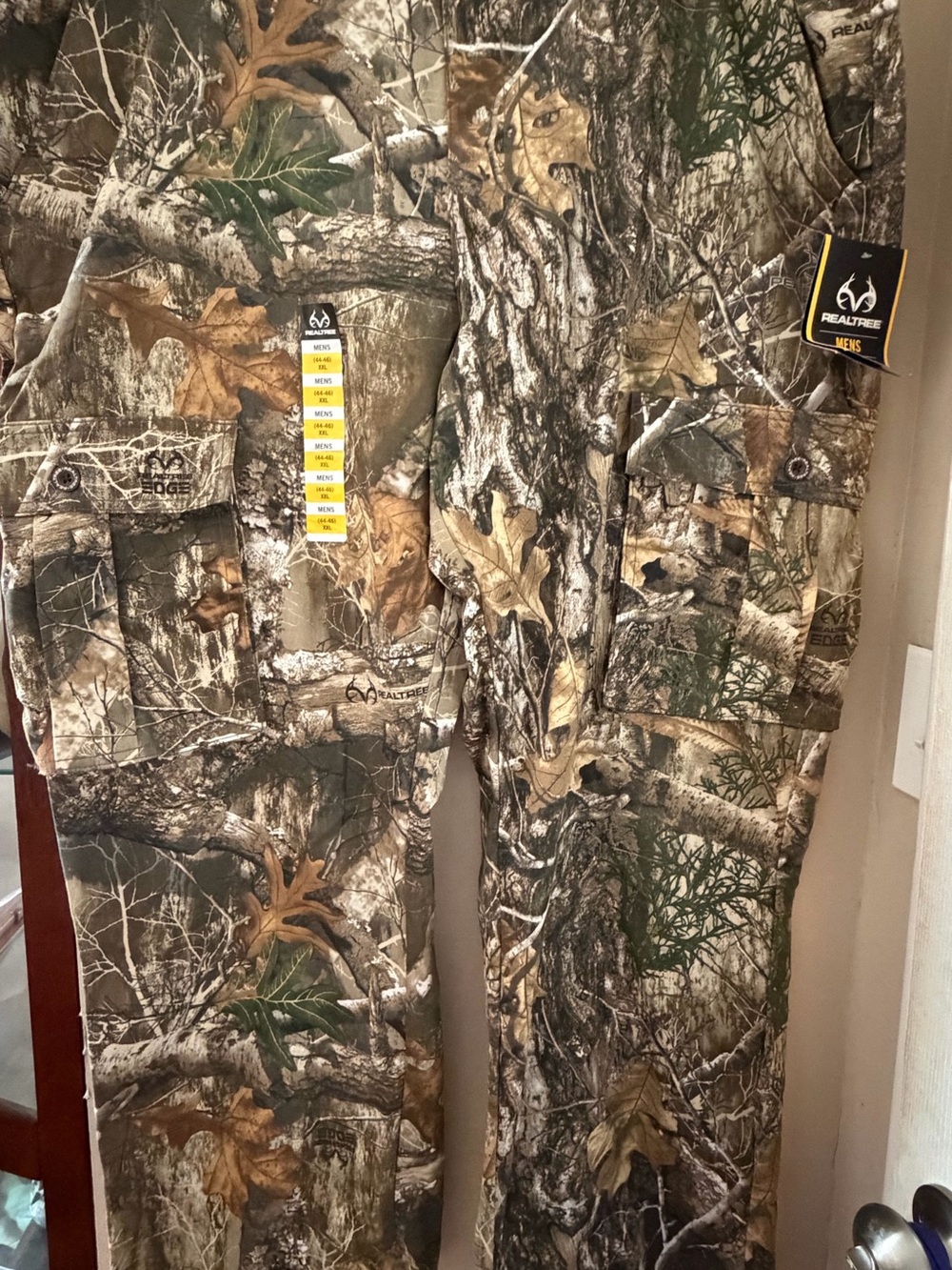 Realtree Men's Realtree EDGE Camo Cargo Pants in Green/Brown